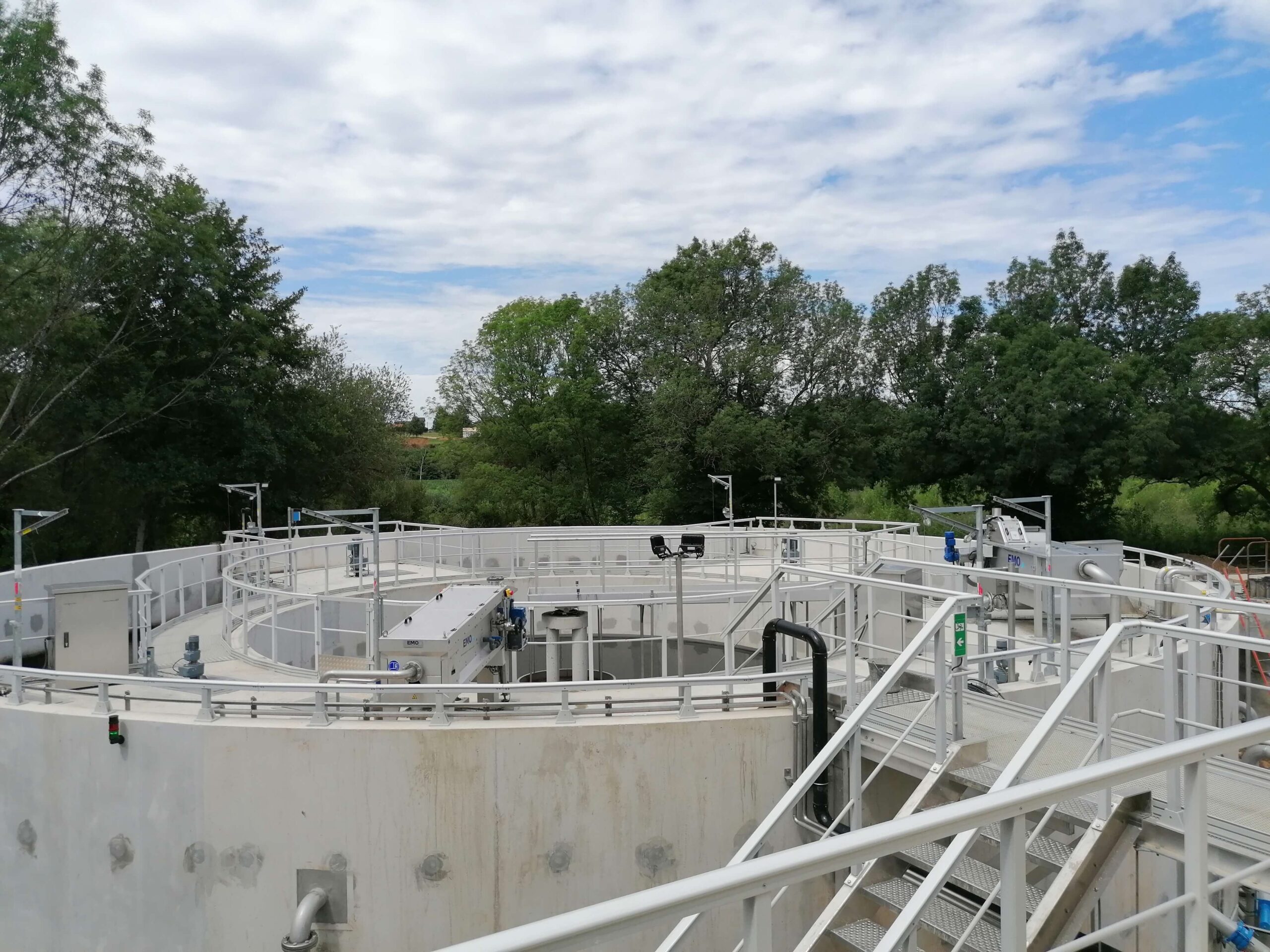 EMO France — Esteira Gravitacional OMEGA GBT